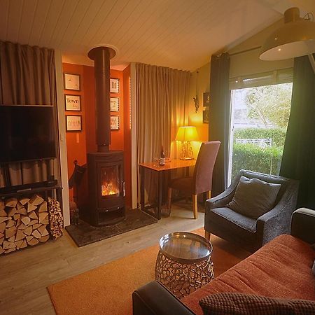 The Cabin Cheltenham Ngoại thất bức ảnh