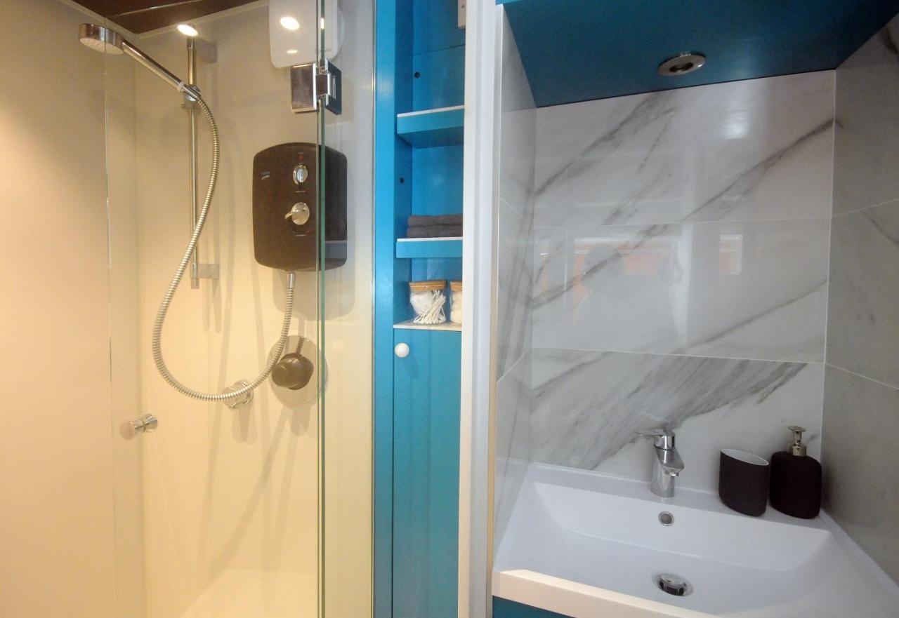 The Cabin Cheltenham Ngoại thất bức ảnh