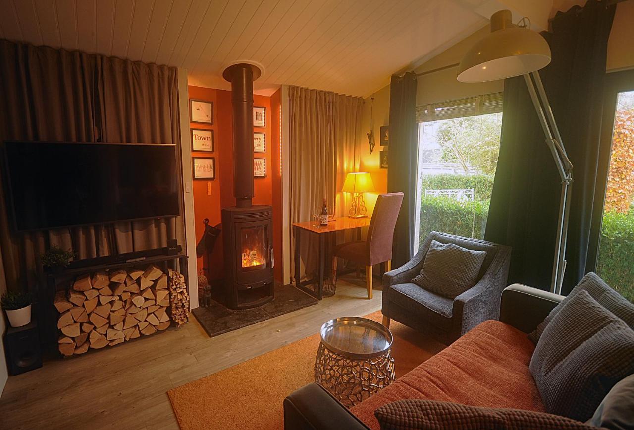 The Cabin Cheltenham Ngoại thất bức ảnh