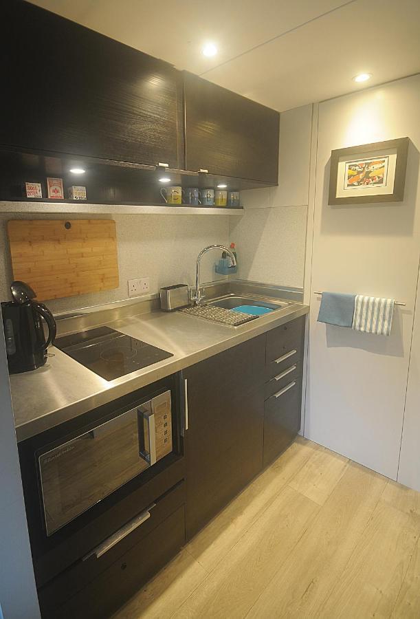 The Cabin Cheltenham Ngoại thất bức ảnh